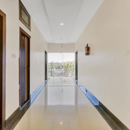 Treebo Hotel Mobi Vip Airport Гувахати Экстерьер фото